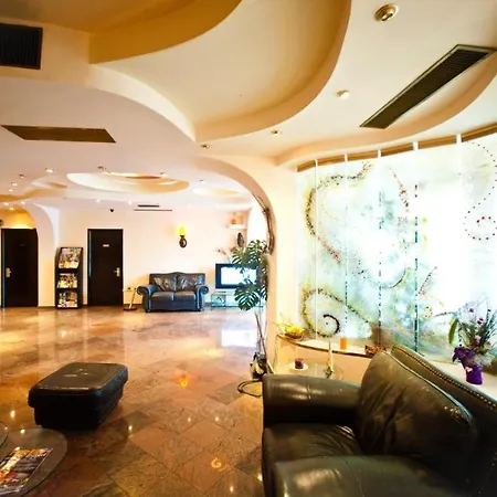Class Hotel