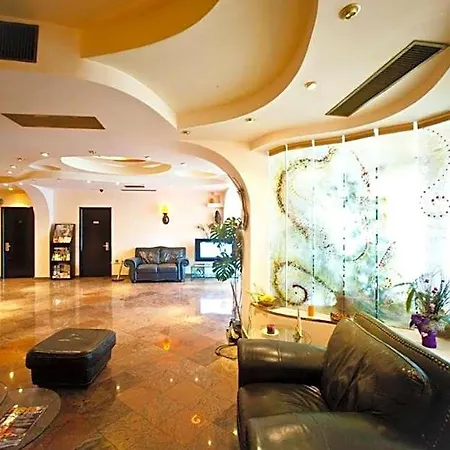Class Hotel