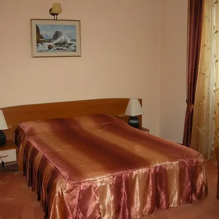 Hotel Class 3*