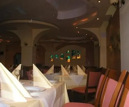 Class Hotel